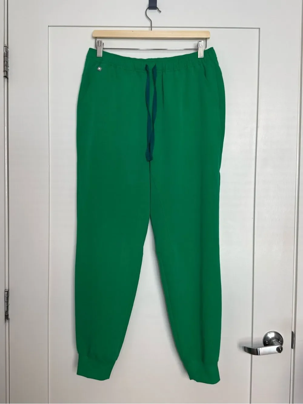 Figs Tansen Jogger Scrubs Pants Mens Sz M Green Medical Doctor PO6090